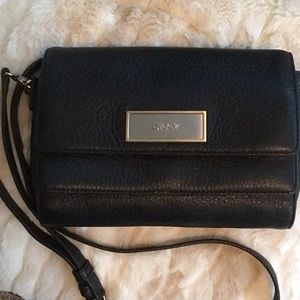 DKNY BLACK LEATHER PURSE